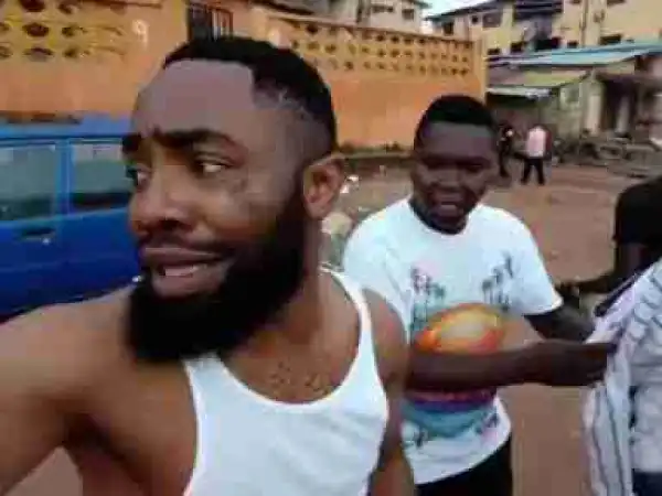 Video: Woli Arole Hailed and Robbed the Street way on a street in Lagos
